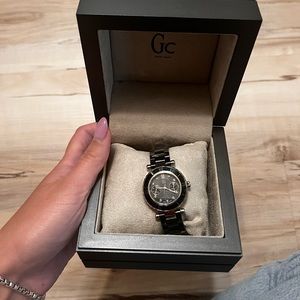 Guess Collection Black Ceramic Bazel Ladies Watch